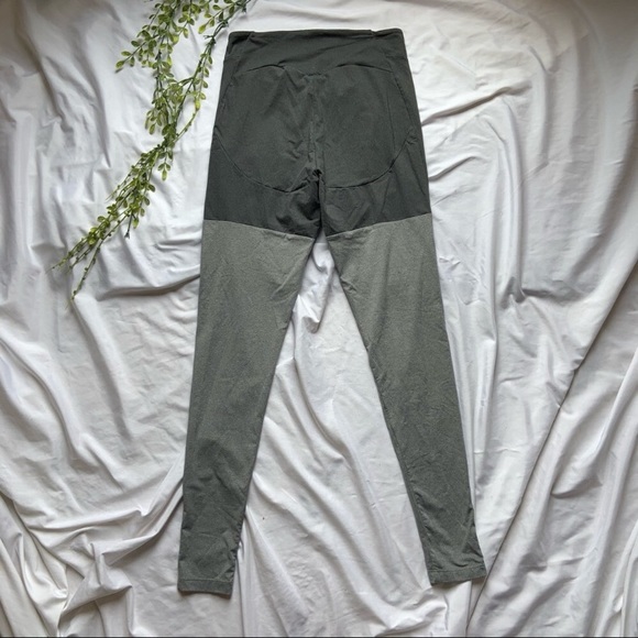 ❤️Gymshark Two-Tone Grey Crossover Waist Leggings Size XS - Picture 4 of 9